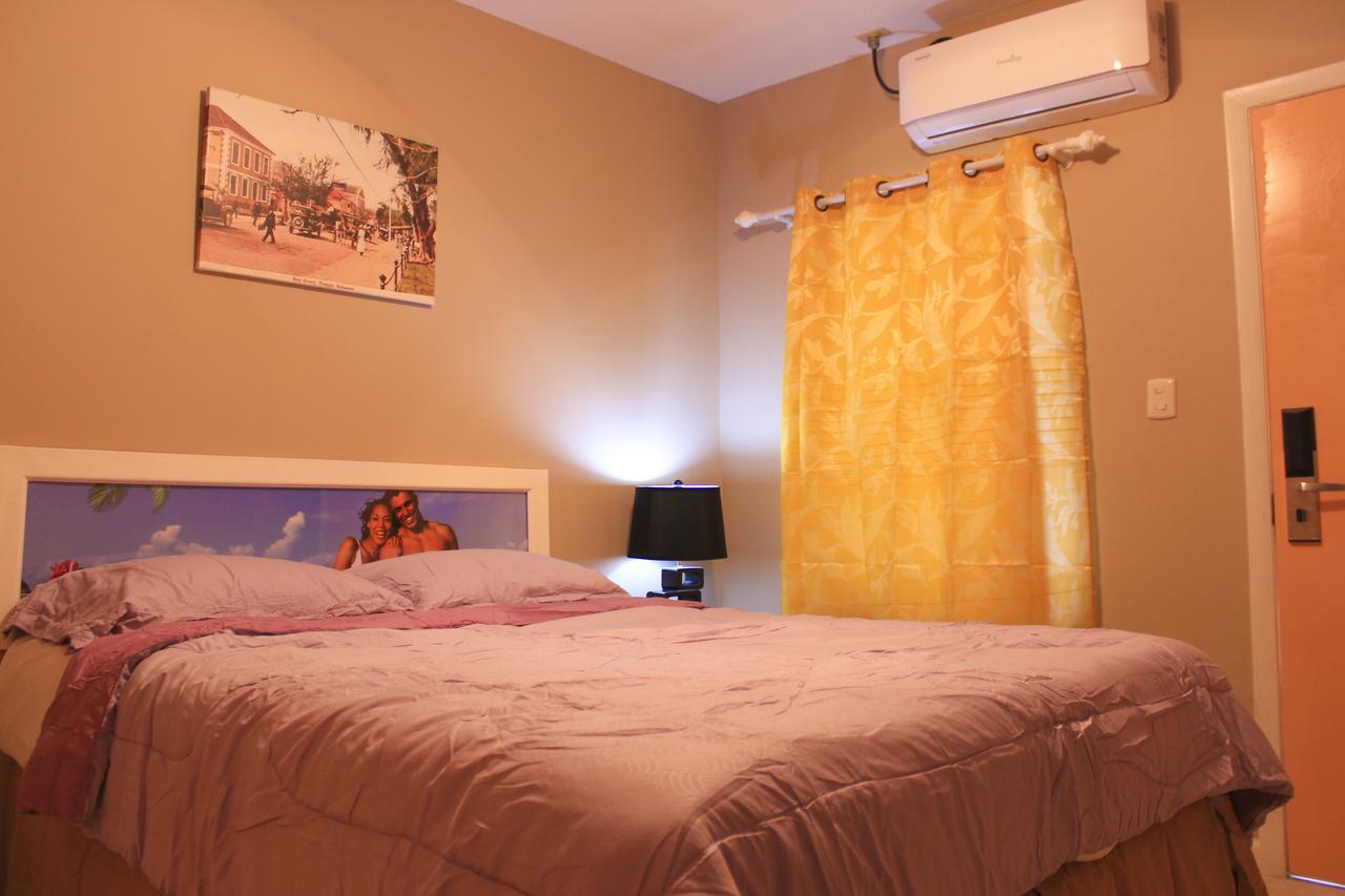 Hibiscus Inn Hotel Nassau Ngoại thất bức ảnh